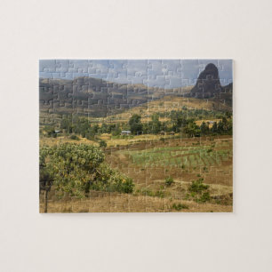 Puzzle Vue pittoresque sur une grande montagne de roche