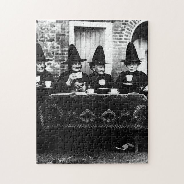 Puzzle Welsh Witches (Vertical)