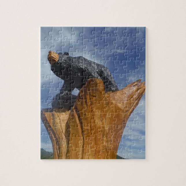 Puzzle Wooden Black / Brown bear with blue sky (Vertical)