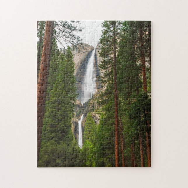 Puzzle Yosemite Falls à travers la forêt (Vertical)