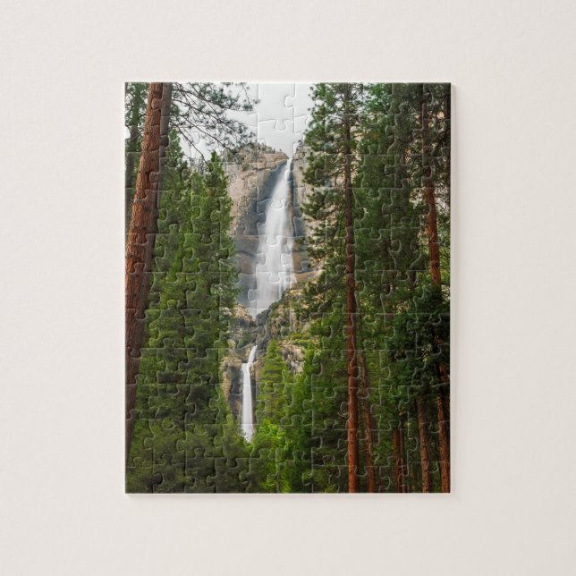 Puzzle Yosemite Falls à travers la forêt (Vertical)