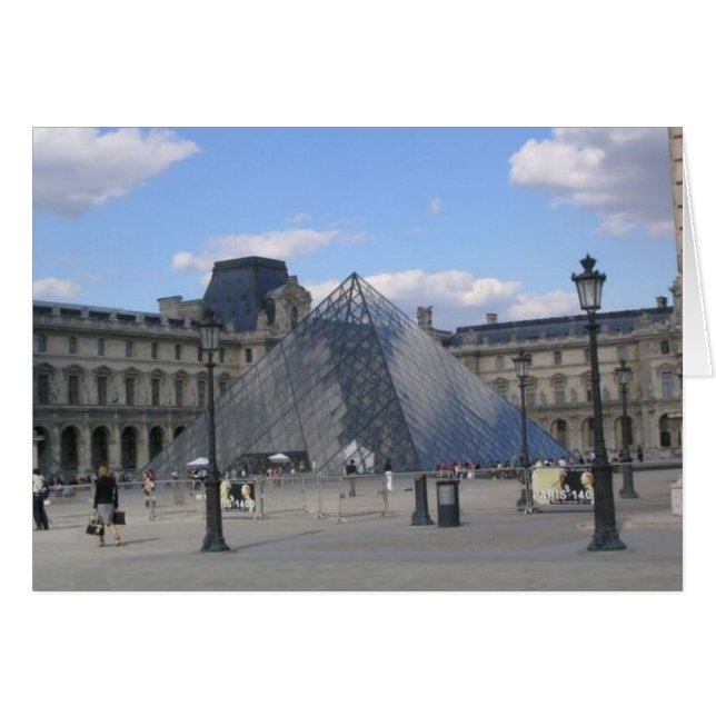 Pyramide du Louvre (Devant horizontal)