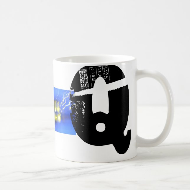 Q Monogramme Tasse de granulation typographique (Droite)