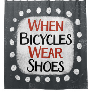 Quand Les Vélos Portent Chaussures Douche Rideau
