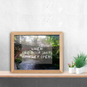 Quand une porte ferme une autre ouvre une affiche