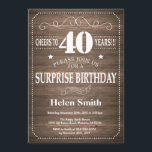 Quarantième invitation d'anniversaire de surprise<br><div class="desc">Quarantième invitation d'anniversaire de surprise rustique avec l'arrière - plan en bois rustique. Cru rétro. Anniversaire adulte. Anniversaire masculin d'hommes ou de femmes. Enfants garçon ou Madame Teen Teenage Bday Invite de fille. 13ème 15ème 16ème 18ème 20ème 21ème 30ème quarantième cinquantième soixantième soixante-dixième quatre-vingtième quatre-vingt-dixième 100th. Tout âge. Pour davantage...</div>