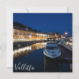 quartier de Valletta au bord de l'eau avec petit p