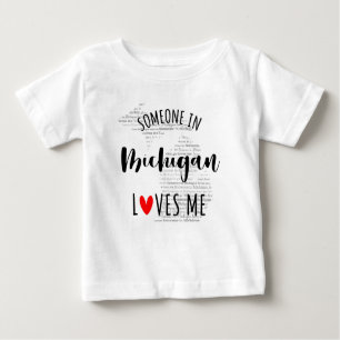 Quelqu'Un Au Michigan M'Aime Carte T-shirt Bébé