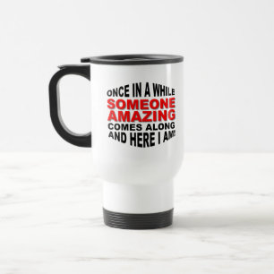 Quelqu'un tasse drôle extraordinaire de voyage