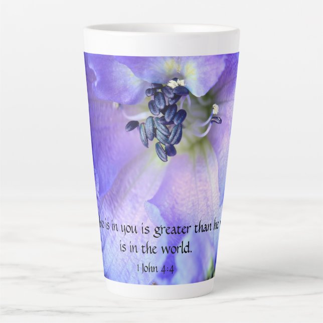 Qui est en toi Latte Mug (Devant)