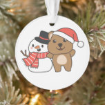 Quokka Avec Snowman En Hiver À Noël Ornelé<br><div class="desc">Quokka avec bonhomme de neige en hiver pour Noël - un bonhomme de neige pour l'hiver et Noël. Un accueil d'hiver en saison froide pour les vacances. Quokka de Noël avec bonhomme de neige.</div>