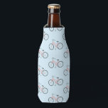 Rafraichisseur De Bouteilles De beaux vélos roses motif garder vos boissons coo<br><div class="desc">Découvrez ce mignon motif de bicyclettes roses qui gardera vos boissons agréables et cool au soleil d'été. Customisez-le avec du texte sur le motif si vous le souhaitez ou partez tel quel. Vos amis seront jaloux de ce coozie personnalisé au design dessiné à la main juste pour vous !</div>