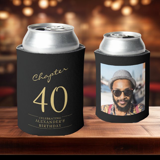 Rafraîchisseur Pour Canette 40e anniversaire Black Gold Modèle photo (Custom 40th birthday can coolers on a bar showing front and rear shots.)