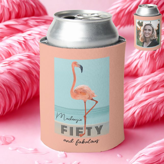 Rafraîchisseur Pour Canette 50e anniversaire Cinquante fabuleux Flamant rose r (A fifty and fabulous pink can cooler with a flamingo among pink feathers.)