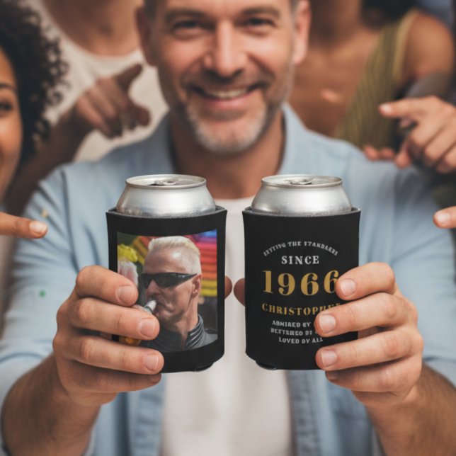 Rafraîchisseur Pour Canette 60e anniversaire Black Gold avec photo (60th birthday can coolers showing front and back prints. Held by a man.)