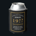 Rafraîchisseur Pour Canette 70th Birthday Ajouter le nom Année Elegant Black G<br><div class="desc">Un magnifique 70ème anniversaire noir et or peut refroidir pour ces personnes spéciales. Customisez facilement le texte à l'aide du modèle fourni. Une partie de la gamme de normes d'établissement de fournitures d'anniversaire.</div>