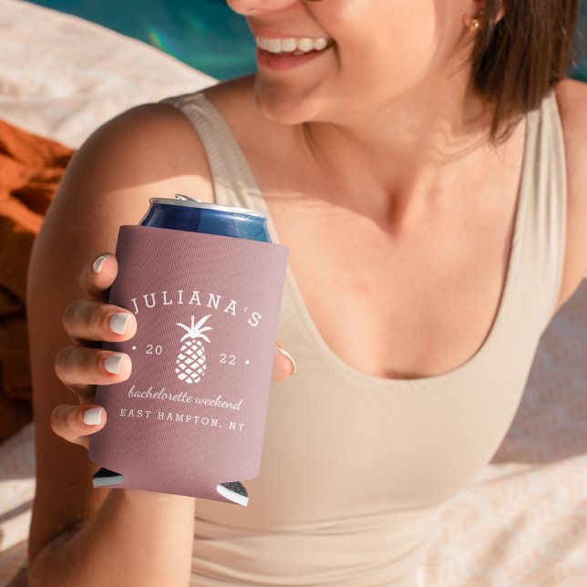 Rafraîchisseur Pour Canette Ananas de la fête de bachelorette | Personnalisé (Créateur téléchargé)