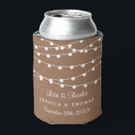Rafraîchisseur Pour Canette Collection de Mariages Rustic Kraft<br><div class="desc">Simple mais élégant, les lampes à cordes de la collection rustique kraft mariage est un design étonnant avec de belles lumières à cordes blanches suspendues sur un arrière - plan rustique kraft effet, qui est parfait pour toute célébration de mariage campagnard rustique. Ces refroidisseurs peuvent être personnalisés pour votre occasion...</div>