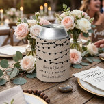 Rafraîchisseur Pour Canette Collection de Mariages Rustic Kraft<br><div class="desc">Simple mais élégant, les lampes à cordes de la collection rustique kraft mariage est un design étonnant avec de belles lumières à cordes noires suspendues sur un arrière - plan rustique kraft effet, qui est parfait pour toute célébration de mariage campagnard rustique. Ces refroidisseurs peuvent être personnalisés pour votre occasion...</div>