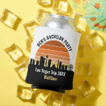 Rafraîchisseur Pour Canette Coucher de soleil sur le Strip de Las Vegas Vacanc<br><div class="desc">Glisseur personnalisé avec vue sur la skyline de Las Vegas au coucher du soleil pour vos vacances en famille ou enterrement de vie de garçon dans la ville lumière. Jouez du lever au coucher du soleil dans cette ville et gardez-en le souvenir avec ce souvenir de luxe.</div>