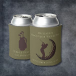 Rafraîchisseur Pour Canette Crayon personnalisé | Bachelor Golf Week-end<br><div class="desc">Crayon personnalisé | Bachelor Golf Weekend Personnalisé Can Coolers sont les gardiens parfaits pour vos amis de se souvenir de votre journée spéciale. Bravo à une fête de célibataire amusante et mémorable ! Élevez votre week-end mariage en bachelor/bachelorette avec notre thème de golf Can Cooler sur Zazzle. 🏌️ ‍ ♂️...</div>