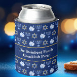 Rafraîchisseur Pour Canette Cute Hanoukka Dreidel Menorah Motif Custom Party<br><div class="desc">La belle fête d'Hanoukka peut se refroidir en bleu avec un motif cool de la star du judaïsme,  rêver pour les jeux de Chanukah amusants,  et la menorah juive pour un dîner de vacances ou de réunion avec votre synagogue.</div>