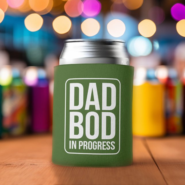 Rafraîchisseur Pour Canette Drôle papa Bod en cours Humour Fête des pères (Funny Can Cooler - Dad Bod in Progress - Father's Day Gift or a New Dad Favor)