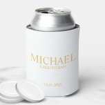 Rafraîchisseur Pour Canette Groomsman personnalisé classique blanc et or<br><div class="desc">Cadeaux personnalisés Groomsman Blanc et Or Classique avec nom,  titre et date mariage personnalisés en style de police serif classique en or. Aussi parfait pour Best Man,  Père de la Mariée et plus.</div>