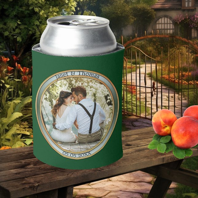 Rafraîchisseur Pour Canette Mariage photo écologique peut refroidir (Can cooler featuring your custom photos on front and back, framed by circle in gold with green)