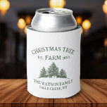 Rafraîchisseur Pour Canette Nom de famille personnalisé Christmas Tree Farm Re<br><div class="desc">Salutations à la saison avec nos vacances sur mesure peut refroidir! Avec son nom de famille et son design rétro de la ferme de Noël en vert sage,  il est parfait pour garder vos boissons cool et festives!</div>