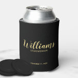 Rafraîchisseur Pour Canette Script moderne Noir & Or Cuomsmen personnalisé<br><div class="desc">Script moderne Groomsmen personnalisé Can Cooler avec nom de toiletteur personnalisé en or style de police script moderne avec titre et date mariage dans le style de police sans serif moderne sur arrière - plan noir. Aussi parfait pour Maid of Honor, Flower Girl, Mother of the Bride, Groomsmen, Best man...</div>