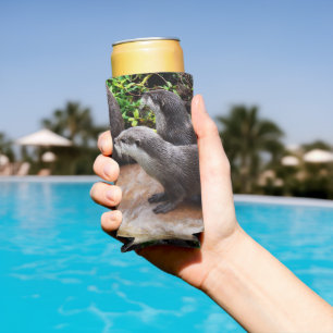 Rafraîchisseur Pour Canette Slim **"Patience au bord de l'eau : deux petites loutre
