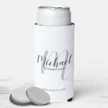 Rafraîchisseur Pour Canette Slim Script Moderne Cuisinière personnalisée<br><div class="desc">Ajoutez une touche personnelle à votre mariage avec des groomsmen personnalisés peut refroidir. Ce peut refroidir caractéristiques personnalisées groomsmen nom en gris style de police de script moderne et monogramme en gris clair style de police de script moderne comme arrière - plan avec titre et date mariage en gris moderne...</div>