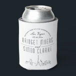 Rafraîchisseur Pour Canette Vegas Stylisé Skyline | Mariage peut refroidir<br><div class="desc">Un ensemble unique de refroidisseurs de canettes décorés sur le thème du skyline, spécialement adapté à votre futur mariage ou réunion de famille dans la belle ville de Las Vegas, Nevada. Ils sont accueillis en haut, suivis du nom et de la date de la ville. Il est suivi par les...</div>
