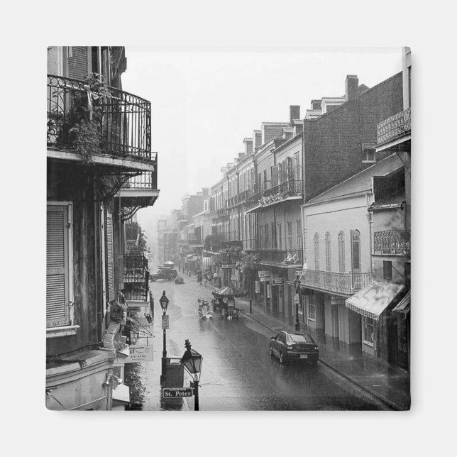 Rainswept Royal Street French Quarter Magnet (Devant)