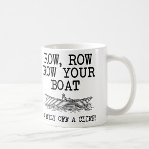Rangez votre bateau hors de la falaise Mug amusant
