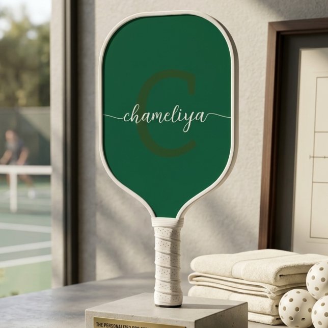 Raquette De Pickleball Bouteille Monogramme Moderne Verte & Blanche (Créateur téléchargé)