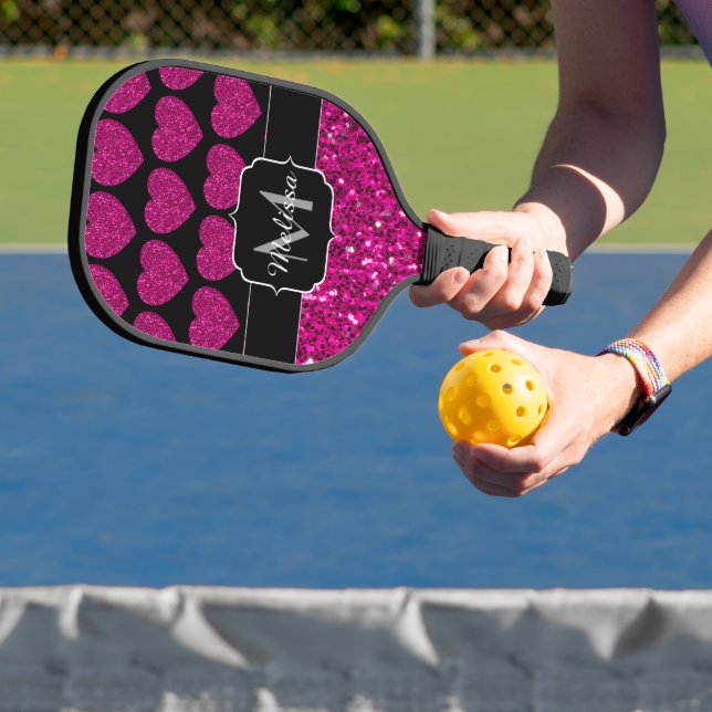 Raquette De Pickleball Chaud coeur rose faux pétille motif Monogramme (Insitu)