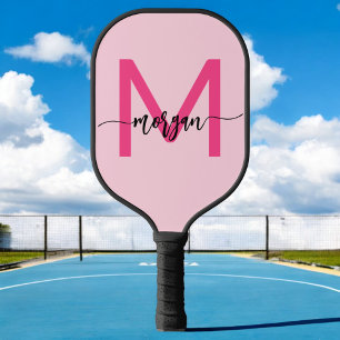 Raquette De Pickleball Chaud rose moderne Script Girl Monogramme Nom