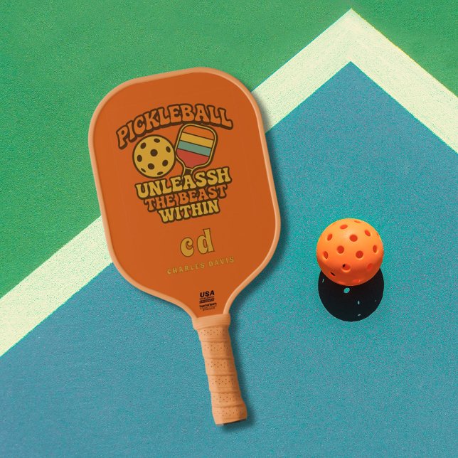 Raquette De Pickleball Citation amusante orange rétro monogramme (Créateur téléchargé)