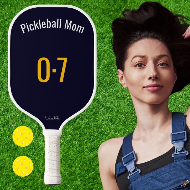 Raquette De Pickleball Classic Sporty Pickleball Mom Custom Name Number (Créateur téléchargé)