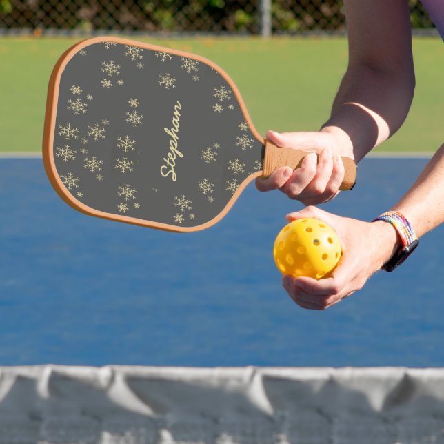 Raquette De Pickleball Flacons de neige dorés sur gris (Insitu)