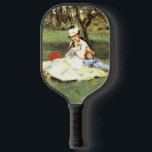 Raquette De Pickleball La famille Monet dans son jardin Edouard Manet<br><div class="desc">La famille Monet dans leur jardin. Edouard Manet. Paysage estival. Une femme en belle robe et casquette est assise dans le jardin sous un arbre sur l'herbe. Un garçon est assis sur l'herbe à proximité. Reproduction d'oeuvres d'art célèbres dans le domaine public.</div>