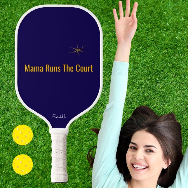 Raquette De Pickleball Mama Runs The Court Personalized Pickleball Mom (Créateur téléchargé)