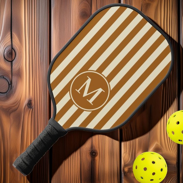 Raquette De Pickleball Monogramme De Sable Brûlé De Polo Au Milieu Du Siè (Créateur téléchargé)