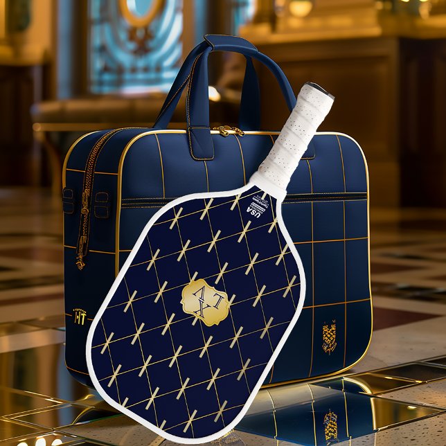 Raquette De Pickleball Monogramme en treillis de luxe bleu marine et or (Stylish Navy Blue and Gold Monogrammed Pickleball Paddle )
