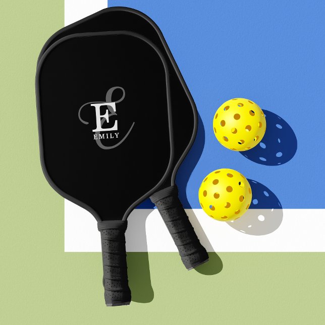 Raquette De Pickleball Monogramme et nom de script noir élégant (Personalize with your name and monogram initial.)