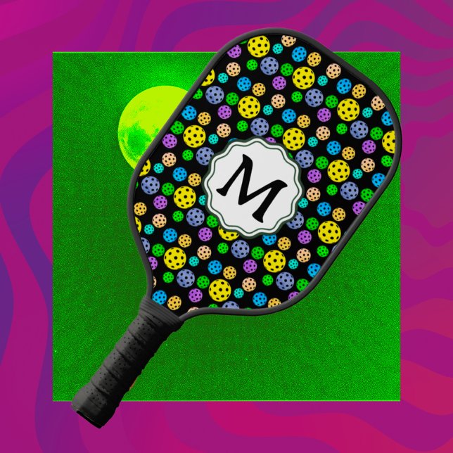 Raquette De Pickleball Monogramme multilingue Pickleballs Pop Art (Striking stylish design!)
