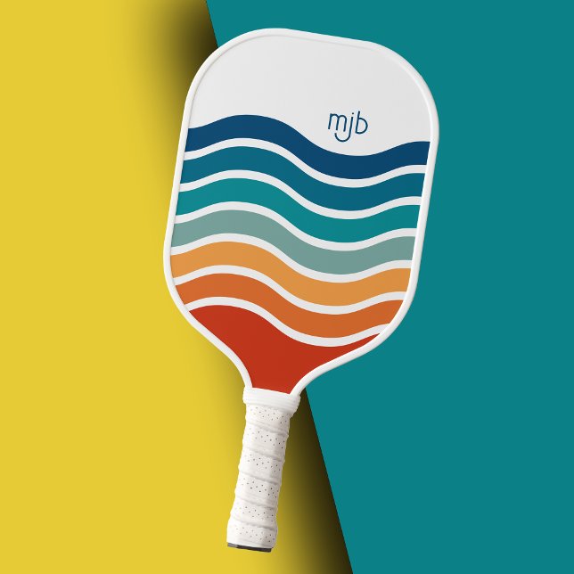 Raquette De Pickleball Motif de bandes ondulées rétro avec votre monogram (Personalize this colorful sporty pickle ball paddle with your monogram initials.)