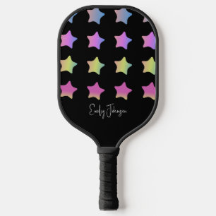 Raquette De Pickleball Nom de script noir à dégradé d'étoiles arc-en-ciel